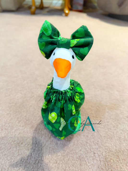 Desk Goose Outfit - St. Patrick's Day (Hearts, Green Background)