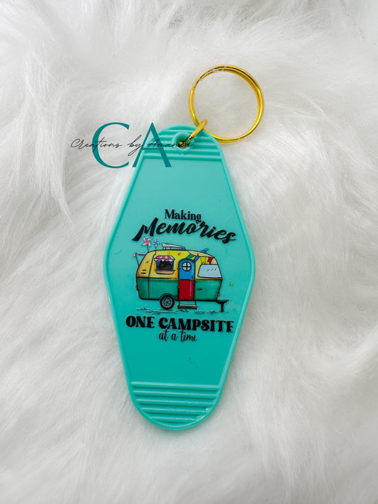 Motel Keychain - Making Memories One Campsite At A Time (Teal)